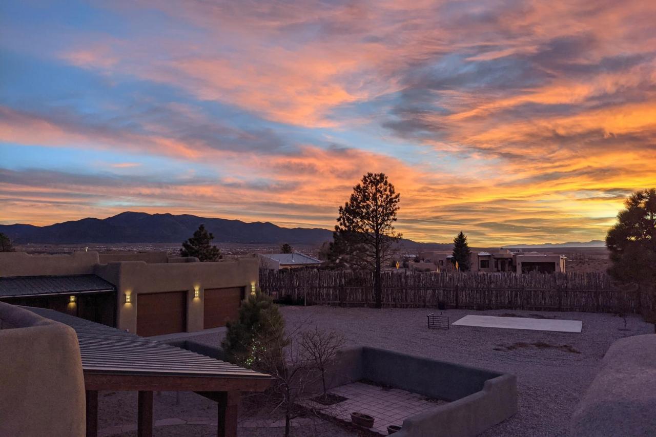 Cottam Pines A Villa Taos Exterior photo